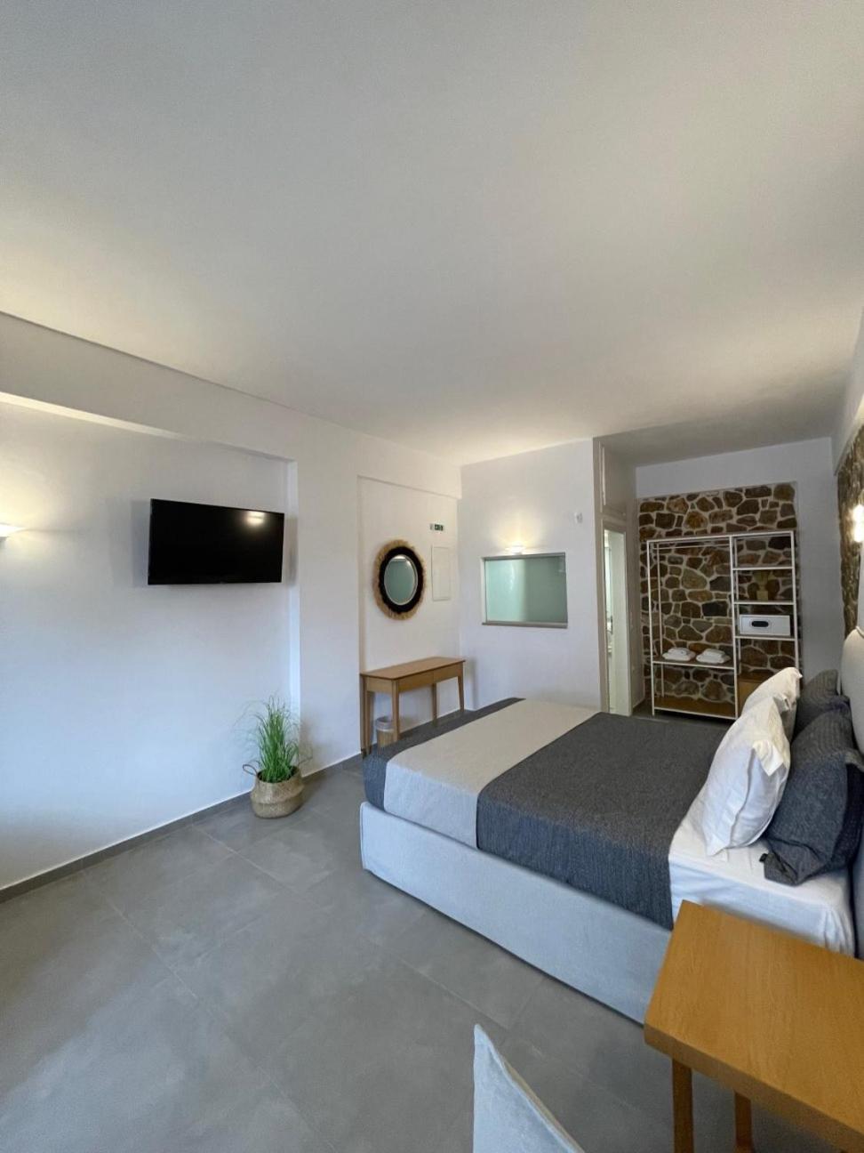 Trocadero Luxury Suites エルミオニ エクステリア 写真
